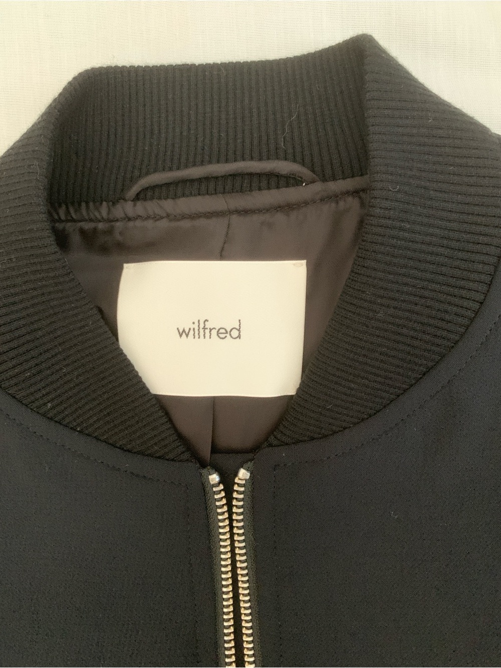 Aritzia Wilfred Numbers Crepe Bomber Jacket Black - S/M EUC - Picture 2 of 9